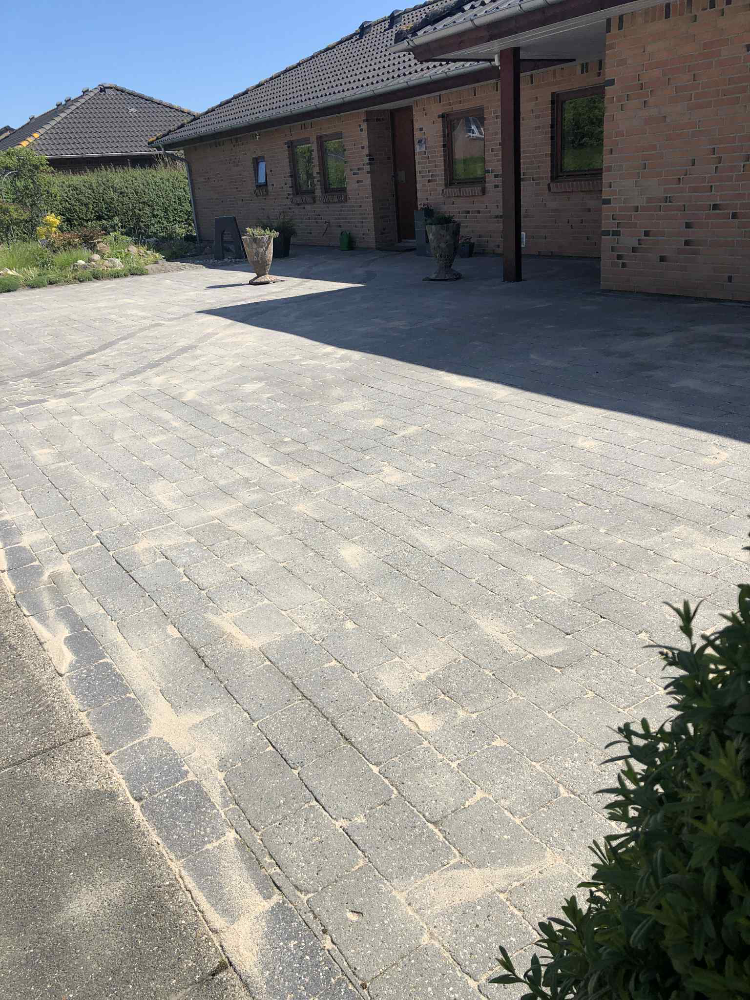 Før og efter fliserne blev renset