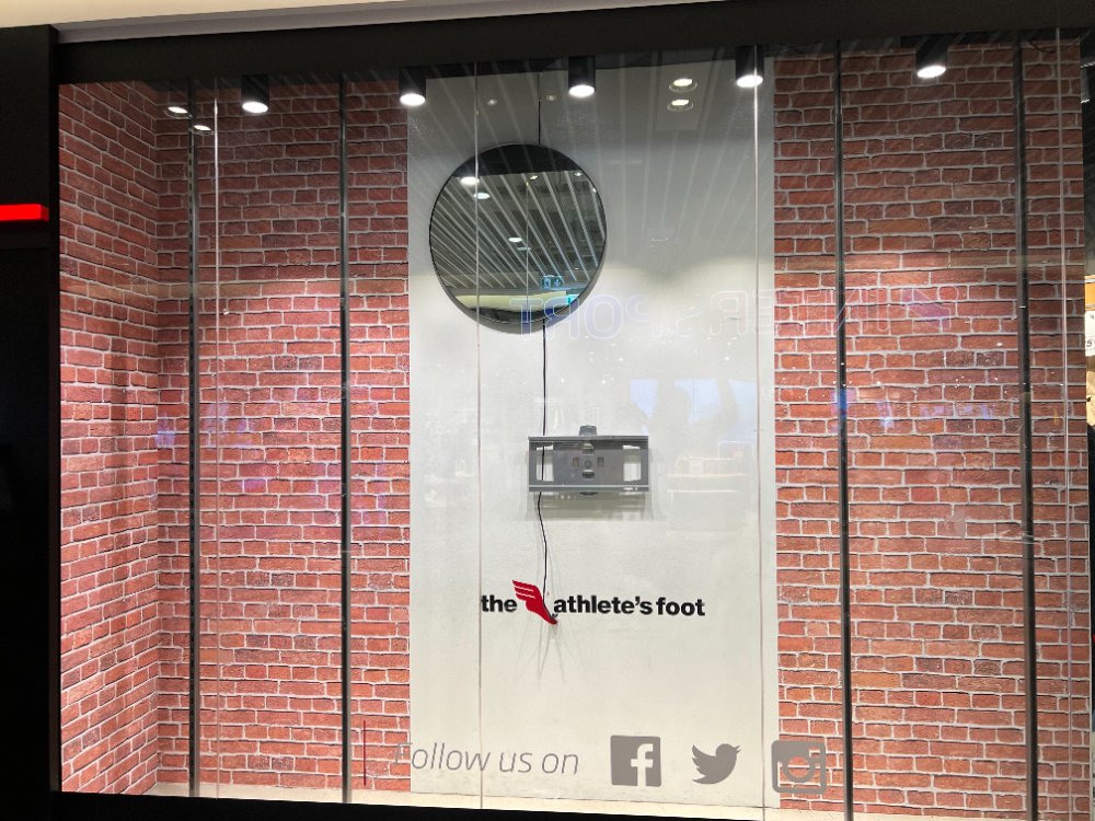 Murstens tapet opsat i sportsbutik i Frederiksberg Centret